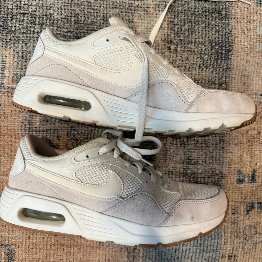 Nike Air Max, size 9.5. White. Good used condition! - Picture 3 of 5